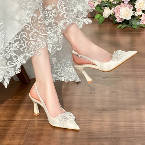 Scarpe da Sposa a Punta per Donna 2026 Nuove Scarpe da Sposa in Raso Strass Perla Artificiale Tacchi Alti Slingback Scarpe da Festa