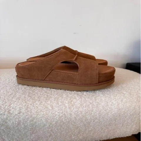 Pantoufles à Plateforme pour Femmes Augmentation de Taille 6cm Sandales en Cuir Suédé Bride en H Été Décontracté