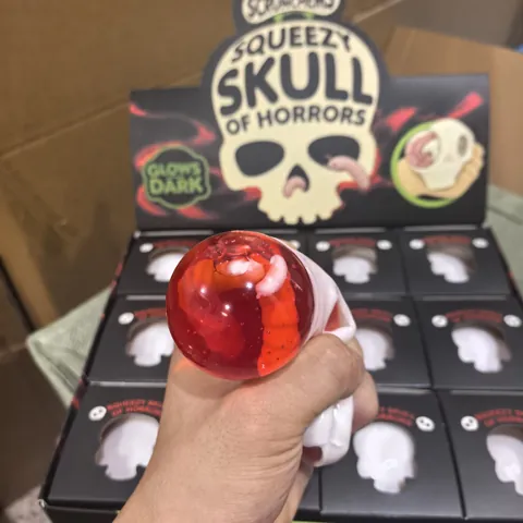 Jouet Anti-stress Halloween Crâne Lumineux Jouet à Presser Brille Dans le Noir Matériau en Bois Cadeau de Fête Horreur Unisexe