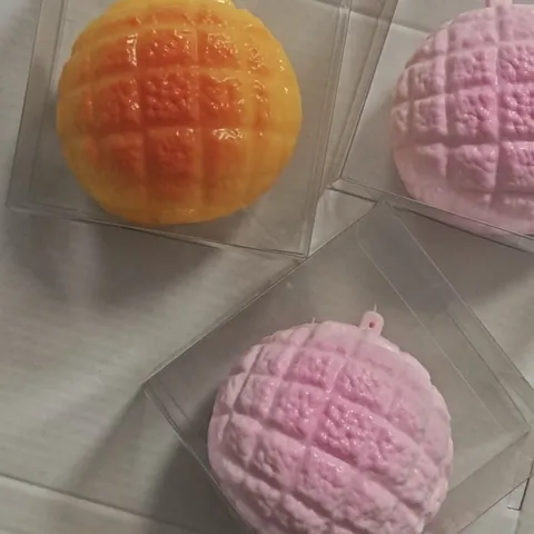 Jouet Squishy en Forme de Pain à l'Ananas Simulé Balle de Compression à Rebond Lent pour Soulager le Stress Jouet de Pain Fait à la Main DIY Cadeau
