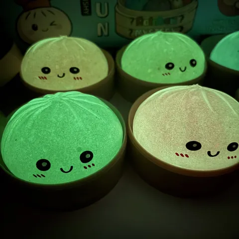 Glow In The Dark Squishy Steamed Bun Stress Relief Toy LED Light Up Simulation Food Squeeze Sensory Fidget Toy For Adults Teens Party Gift