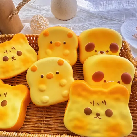 Juguete de Alivio del Estrés Squishy Pan de Dibujos Animados Rebote Lento PU Suave Animal Tostada Gato Perro Juguete de Presión