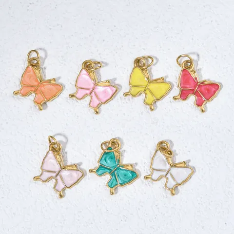 Ciondolo a Forma di Cuore e Farfalla in Smalto e Acciaio Inossidabile Placcato Oro 18K Accessorio Fai-da-Te per Collana e Bracciale