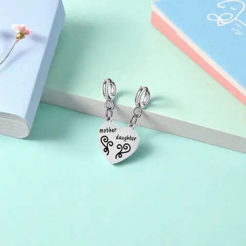 Ciondolo a Forma di Cuore in Acciaio Inossidabile per Regalo Famiglia Amici Madre Figlia Cugino Sorella Migliore Amica Accessorio per Gioielli