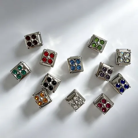 Ciondolo Modulare in Acciaio Inossidabile Stile Italiano con Quadrifoglio e Zirconia per Bracciale Fai-da-te Personalizzato