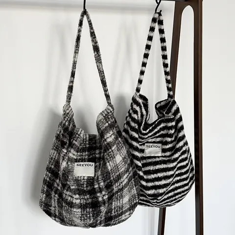 Women's Retro Lamb Wool Checkered Tote Bag Striped Plush Shoulder Bag Large Capacity Casual Shopping Handbag Autumn Winter