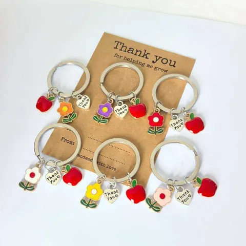 Llavero de Flor de Esmalte Manzana Roja Corazón Thank You Colgante de Aleación de Zinc Metal Adorno de Bolso para Profesor Regalo de Acción de Gracias Joyería Mujer