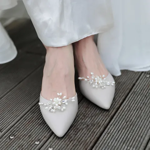 Elegant Alloy Artificial Pearl Rhinestone Shoe Clip For Wedding Bridal Shoes Handmade Flower Shoe Buckle Decoration For Women