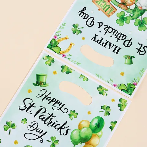 Sacs Cadeaux Saint Patrick Trèfle Vert Sacs d'Emballage en Plastique Nacré pour Fêtes de Vacances Cadeaux