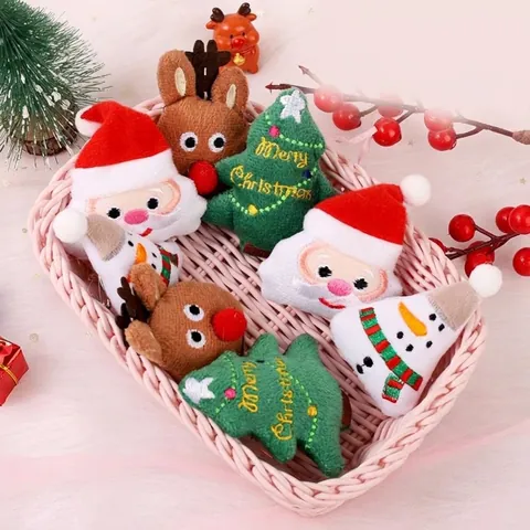 Handmade Plush Christmas Brooch Pin Santa Claus Reindeer Snowman Pattern For Clothes Bag Decoration Holiday Gift 3D Cartoon Accessories