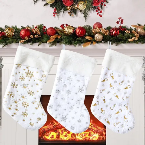 Calza di Natale in Pelliccia Sintetica Bianca Con Motivo Gnomo e Fiocco di Neve Stampato in Oro e Argento Grande Calza di Natale Sacchetto Regalo Decorazione Natalizia da Appendere Casa Festa