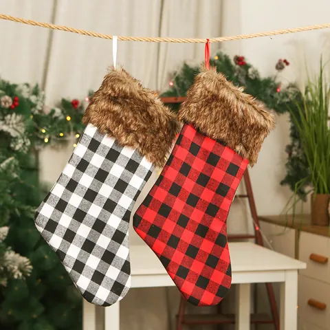 Grote Kerstsokken Rood Zwart Wit Buffalo Ruit Met Bruine Pluche Kunstbont Rand Kerstversiering Voor Huis Feest