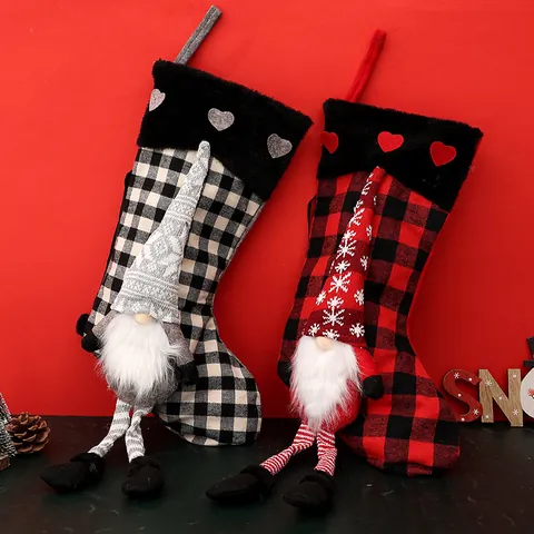 Chaussettes de Noël à Carreaux Avec Longues Jambes Pendantes Gnome en Peluche Décoration Cœur 3D Pour Cheminée Cadeau Noël