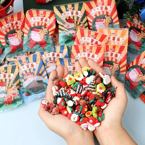 Navidad Resina DIY Parche Bolsa Ciega Dibujos Animados Muñeco de Nieve Pingüino Árbol Accesorios de Resina Para Decoración