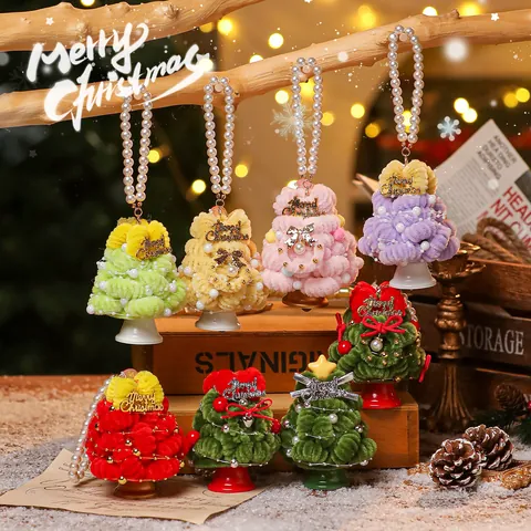 Handgefertigter Weihnachtsbaum Anhänger Aus Chenille Stielen Mit Künstlicher Perlen Kette Und Glocke Deko Für Auto Haus Party