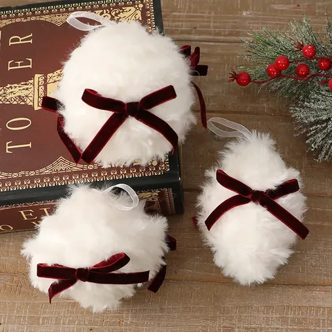 Boules de Noël Suspendues en Peluche Blanche Style Européen Avec Nœud en Velours Rouge Ornement de Sapin Décoration de Maison Festival