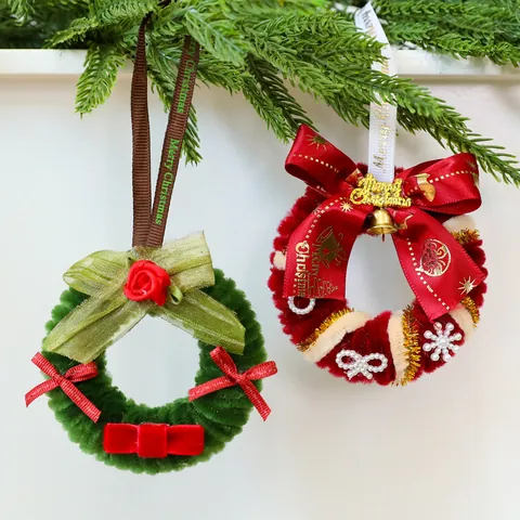 Ciondolo Ghirlanda Natalizia in Steli di Ciniglia Fatto a Mano Fai Da Te Fiocco Campanello Decorazione per Albero di Natale Casa Festa