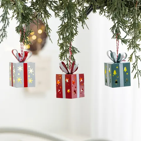 Nordic Christmas Iron Art Glowing Mini Gift Box Pendant Creative Xmas Tree Hanging Ornament LED Light Holiday Home Decor