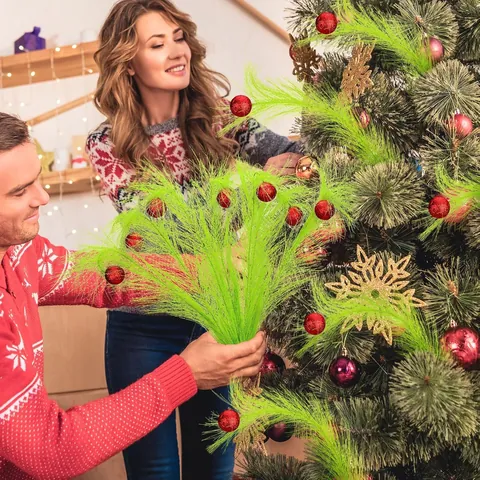 Ramas de Elfo Verdes de Navidad Palos Decorativos de Plástico Plumas Artificiales Con Bolas de Purpurina Rojas Para Decoración DIY de Árbol de Navidad