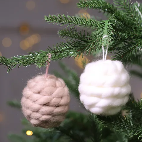 Handmade Christmas Feather Hanging Ornament Plush Heart Wing Xmas Tree Decor For Festive Home Party Wedding Decorations