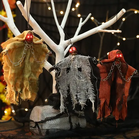 Décoration de Fantôme Suspendu Halloween Avec Yeux Rouges Lumineux Son Effrayant Chaîne en Fer Squelette Accessoire pour Fête