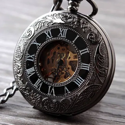 Orologio da Taschino Meccanico Grande Vintage Nero Scheletrato Numeri Romani Lega Intagliata Retro Steampunk Orologio per Unisex Regalo Moda