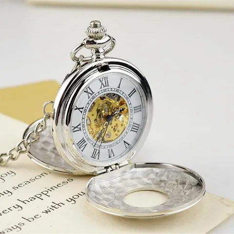 Montre de Gousset Mécanique Rétro Ajouré Sculpté Double Couvercle Ouvert Chiffres Romains Alliage Montre à Remontage Manuel