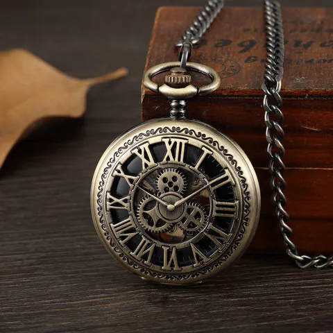 Montre à Gousset Mécanique Vintage Engrenage Creux Chiffres Romains Chaîne en Alliage Antique Steampunk Bijoux Montre