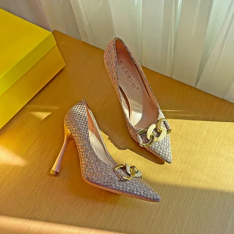 Dames Spitse Naaldhakken Geweven Stof Metalen Gesp Elegante Kantoorpumps Voor Feest Banket