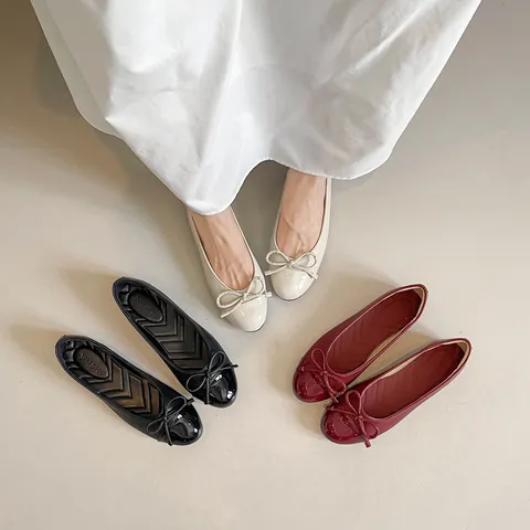 French Style Women's Flat Shoes Round Toe Shallow Mouth Bowknot Patent Leather Microfiber Soft Sole Commute Ballet Flats