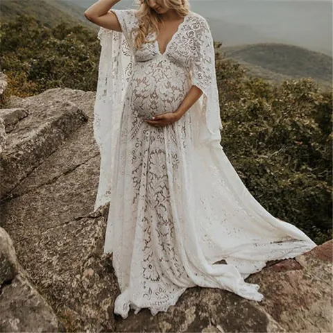 Robe Longue de Maternité en Dentelle Blanche pour Femme Col en V Manches Cloche Robe de Photographie Bohème Robe de Grossesse Grande Ourlet