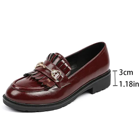 Mocassins en Cuir Verni Rétro pour Femmes Style Britannique Gland Mors Boucle Métallique Talon Bas Chaussures Plates Décontractées Confortables