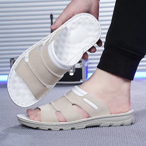 Sandales en Cuir PU Décontractées d'Été pour Hommes Semelle en PVC Antidérapante Slides Grande Taille Pantoufles de Marche en Plein Air à la Plage Couleur Unie
