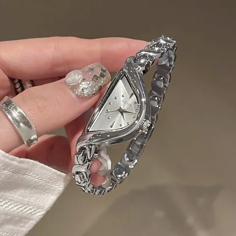 Reloj de Mujer de Media Luna Asimétrica Vintage Retro Moda Plata Cadena de Metal Cuarzo Analógico Elegante Reloj de Vestir
