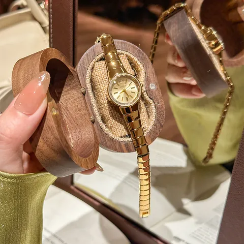 GUOU Reloj Vintage para Mujer de Lujo Aleación de Oro Esfera Redonda Pequeña Cuarzo Retro Elegante Damas Metal Joyas de Moda Regalo