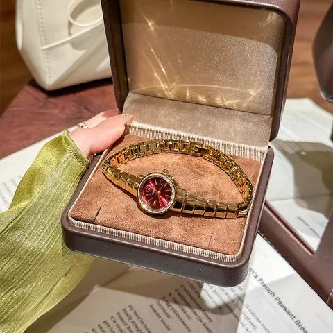 GUOU Reloj Vintage para Mujer de Lujo Aleación de Oro Esfera Redonda Pequeña Cuarzo Retro Elegante Damas Metal Joyas de Moda Regalo