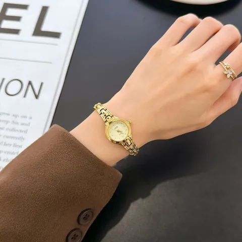 Reloj de Cuarzo de Pulsera de Moda GEDI para Mujer Esfera de Strass de Lujo Correa de Aleación Minimalista Elegante Reloj de Pulsera Pequeño para Regalo