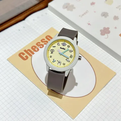 Reloj de Cuarzo de Dibujos Animados para Estudiantes Jóvenes Correa de Silicona Caja de Aleación Esfera de Vidrio Mineral Estilo Ins Reloj Analógico