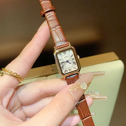 Montre à Quartz pour Femme GEDI Style Coréen Simple Boîtier Rectangulaire Bracelet en Cuir Étanche Montre-Bracelet Décontractée
