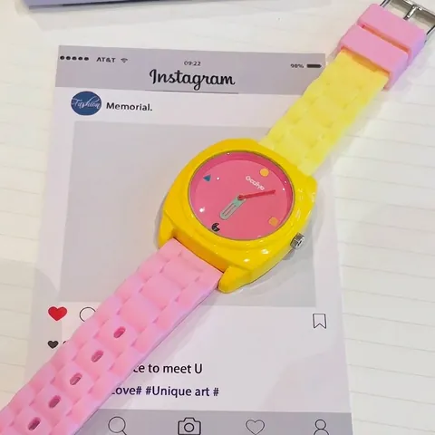 Reloj Deportivo de Mujer en Contraste de Color Dopamina Reloj de Cuarzo Divertido para Estudiantes Con Correa de Silicona Caja de Aleación