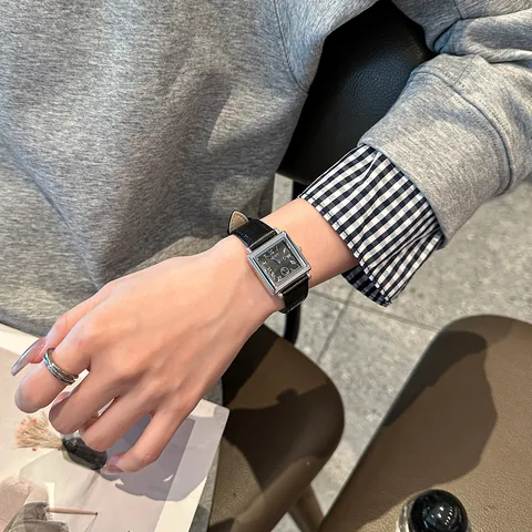 Women's Vintage Square Quartz Watch Retro Minimalist Leather Strap Wristwatch Elegant Ladies Commuter Fashion Jewelry Watch Waterproof