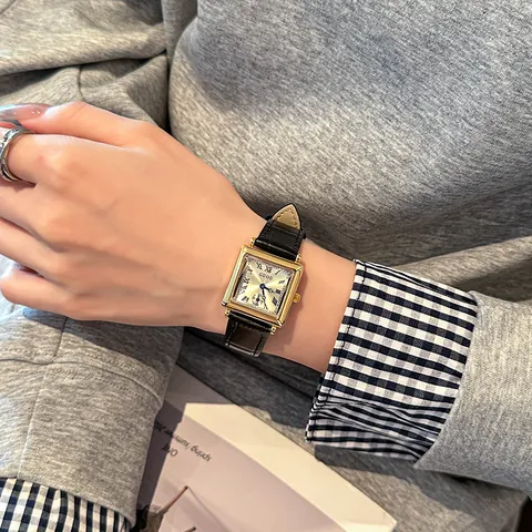 Women's Vintage Square Quartz Watch Retro Minimalist Leather Strap Wristwatch Elegant Ladies Commuter Fashion Jewelry Watch Waterproof