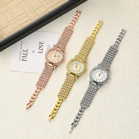 Fashion Women Quartz Watch Rhinestone Inlaid Roman Numerals Alloy Bracelet Wristwatch Elegant Ladies Jewelry Watch