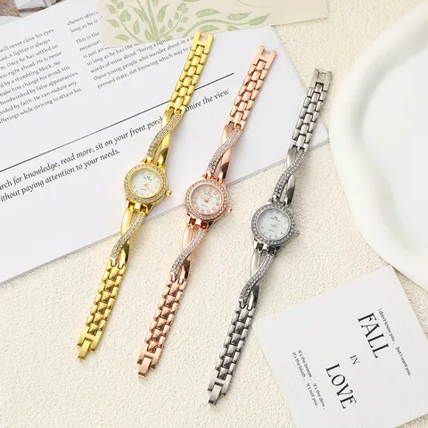 Luxury Women's Quartz Watch Round Dial Crossover Rhinestone Bracelet Elegant Fashion Jewelry Wristwatch For Daily Party Ladies Gift
