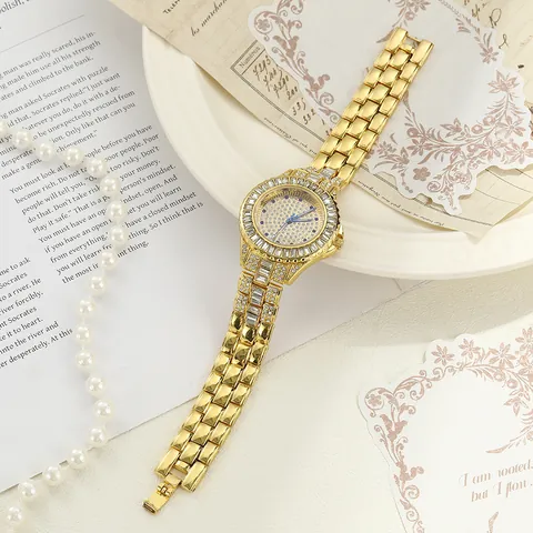 Luxury Women Iced Out Quartz Watch Hip Hop Alloy Full Rhinestone Starry Sky Dial Analog Wristwatch Party Jewelry Gift