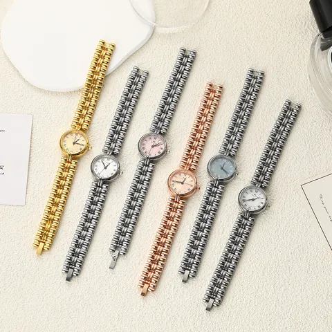 Vintage Luxury Women Bracelet Quartz Watch Alloy Chain Strap Rhinestone Inlaid Round Dial Roman Numerals Fashion Timepiece