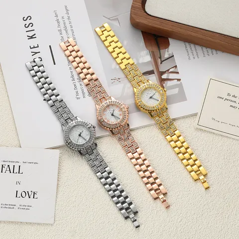 Women Luxury Rhinestone Quartz Watch Elegant Small Dial Zinc Alloy Bracelet Wristwatch For Gift Fashion Lady Roman Numerals Watch