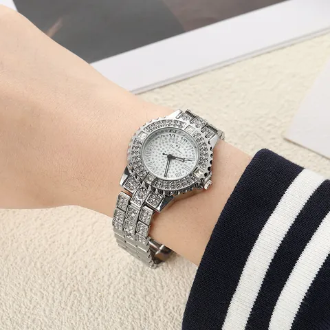 Women Luxury Rhinestone Quartz Watch Elegant Small Dial Zinc Alloy Bracelet Wristwatch For Gift Fashion Lady Roman Numerals Watch
