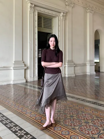 Women Chic Asymmetric Satin Midi Skirt With Elegant Lace Patchwork Solid Color Vintage Blogger Style Skirt