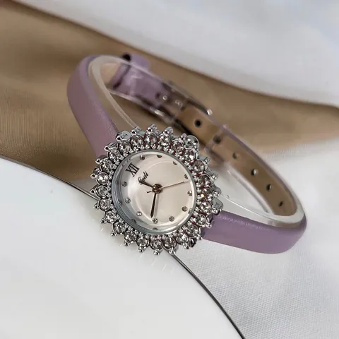 Women Vintage Quartz Watch Sun Flower Shape Rhinestone Bezel Roman Numeral Dial Leather Strap Fashion Commuter Wristwatch